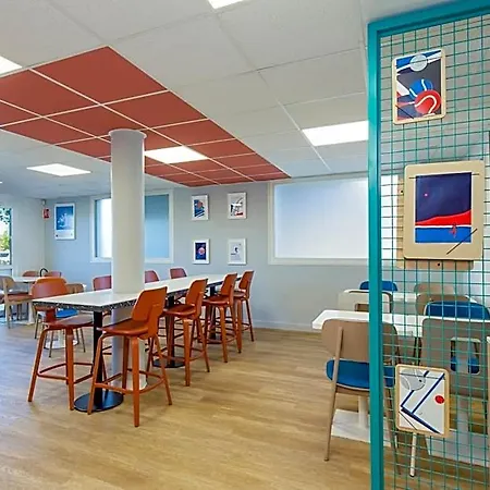 Hotel Ibis Budget Valence Nord Plateau Des Couleures 2*
