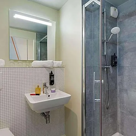 Ibis Budget Valence Nord Plateau Des Couleures 2* 瓦朗斯旁圣马塞